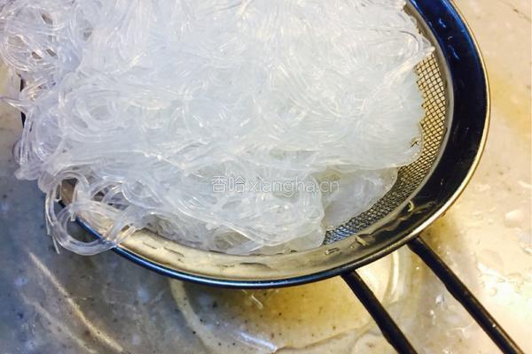 泰式鲜虾粉丝沙拉的做法图解2