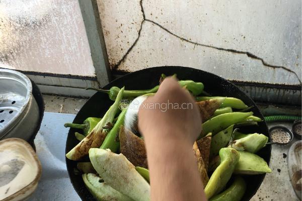 油焖茄子尖椒的做法图解8