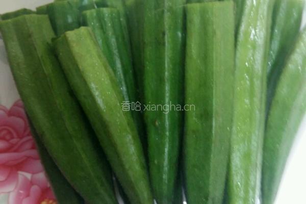 白灼秋葵的做法图解1