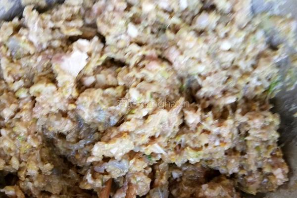 猪肉白菜虾肉饺子的做法图解5