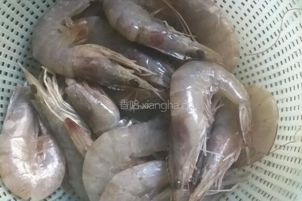 蒜蓉虾的做法图解1