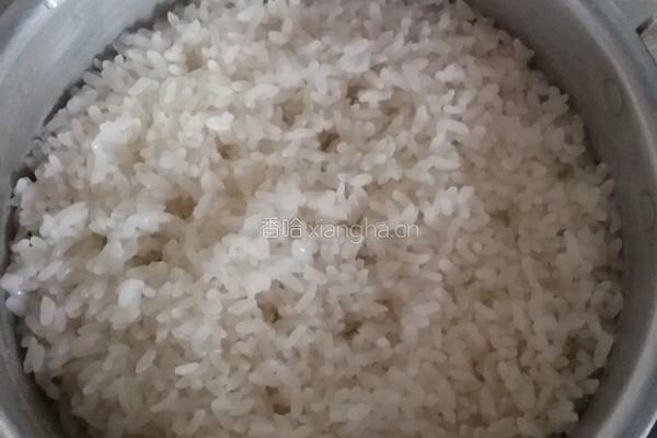 香肠蛋炒饭的做法图解2
