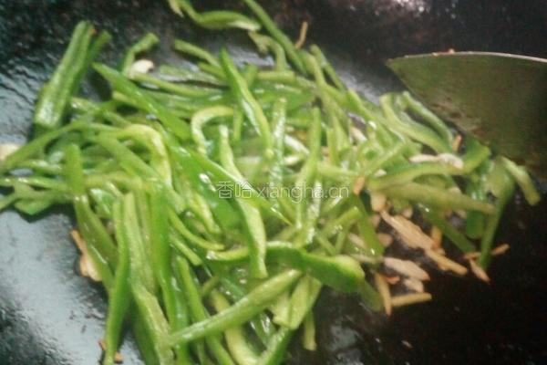青椒炒肉的做法图解6