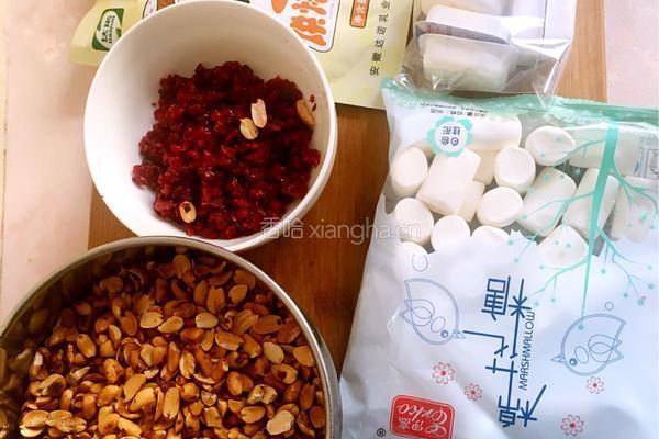 手工蔓越莓牛轧花生糖的做法图解1