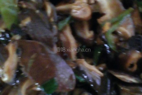 青椒炒香菇