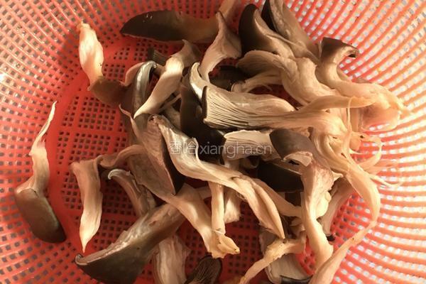 黄金蘑菇的做法图解1
