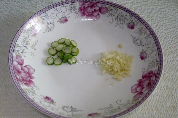 金针菇炒鸡蛋的做法图解3