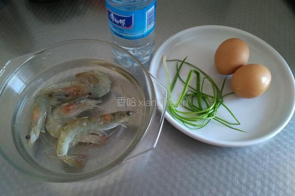 虾仁鸡蛋羹的做法图解1