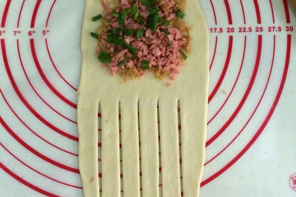 肉松香肠面包的做法图解7