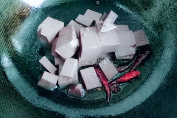 蒜苗羊血的做法图解3
