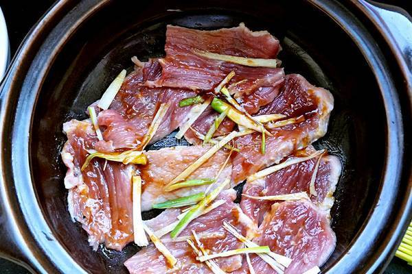 秘制牛肉的做法图解2