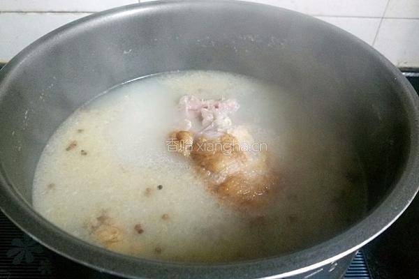 白萝卜炖腊猪脚的做法图解5