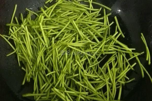 芦蒿炒肉丝的做法图解5