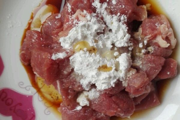 菠萝咕噜肉的做法图解2