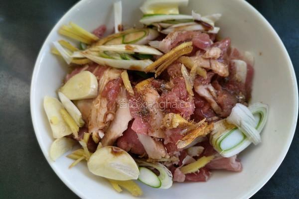 葱爆羊肉的做法图解2