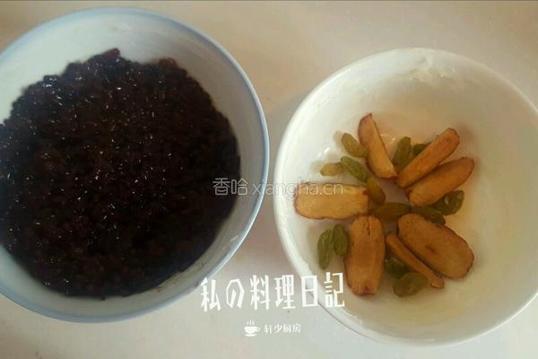 板栗豆沙馅八宝粥的做法图解3