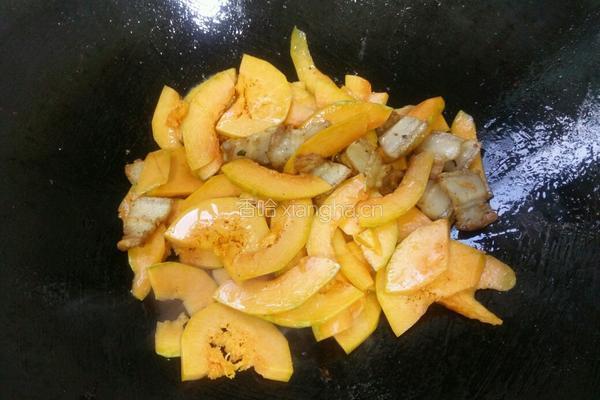 南瓜炒五花肉的做法图解4