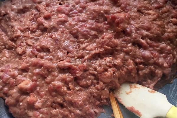 外酥里嫩牛肉丸的做法图解1
