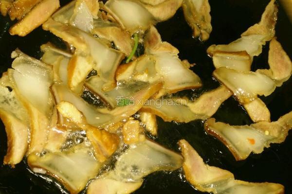 蒜苔炒腊肉的做法图解3