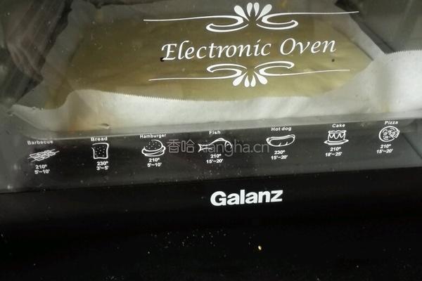葡萄干肉松蛋糕卷的做法图解13