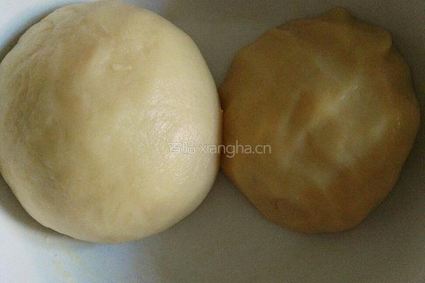 蛋黄酥的做法图解3
