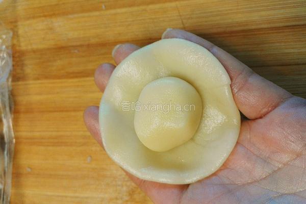 蛋黄酥的做法图解7