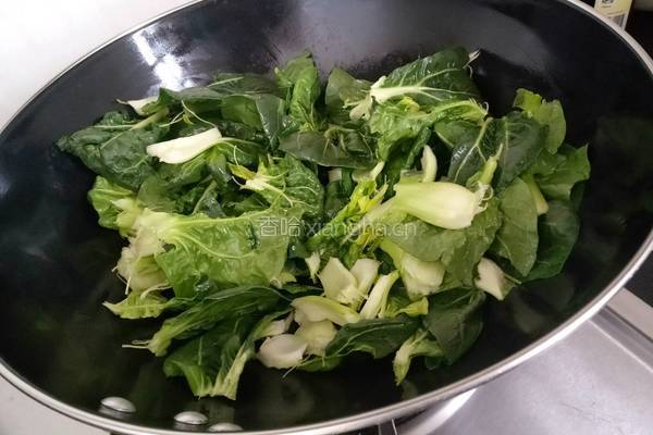 番茄酱炒青菜的做法图解2