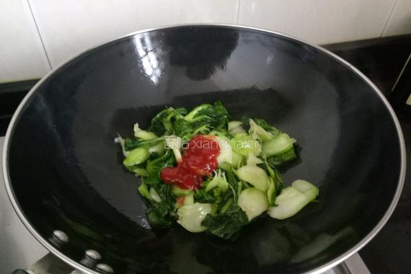 番茄酱炒青菜的做法图解4