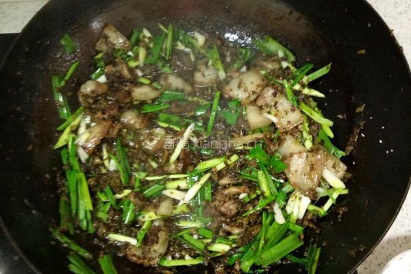 咸菜蒜苗回锅肉的做法图解7