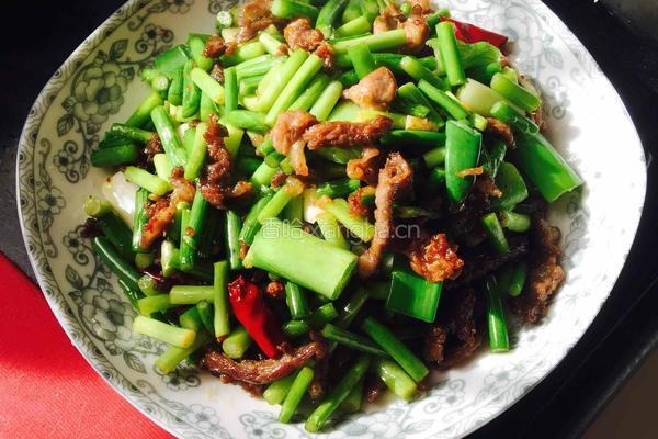 羊肉炒蒜薹的做法图解8