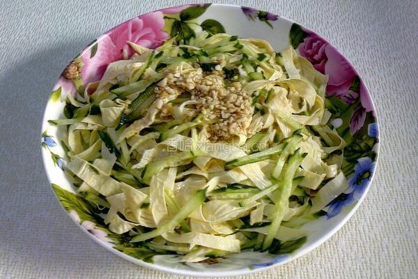 芝麻酱拌黄瓜豆皮的做法图解8