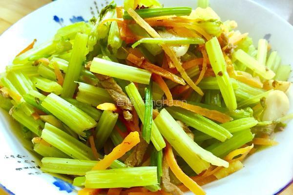 家常炒芹菜的做法图解8
