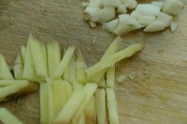 辣椒炒小鱼干的做法图解3