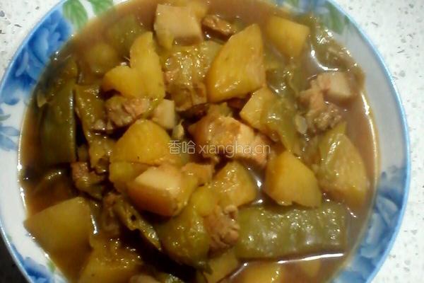 五花肉炖双豆（土豆豆角）
