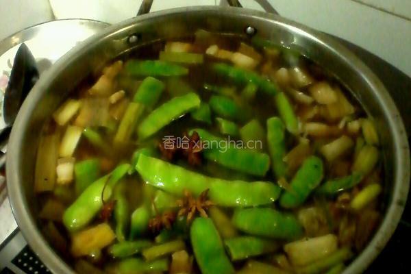 五花肉炖双豆（土豆豆角）的做法图解7