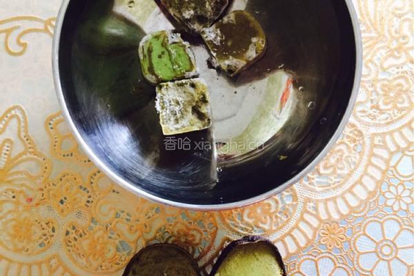 牛油果皮的香菇虾仁饺子的做法图解1