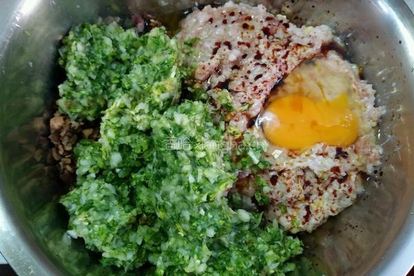 五花肉白菜香菇水饺的做法图解10