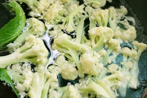 肉末花菜的做法图解1