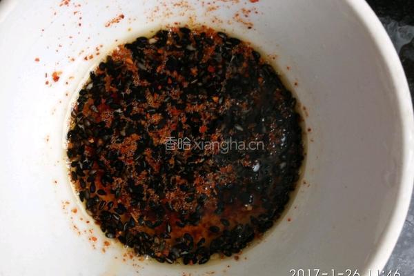 凉拌黄瓜粉丝金针菇的做法图解7