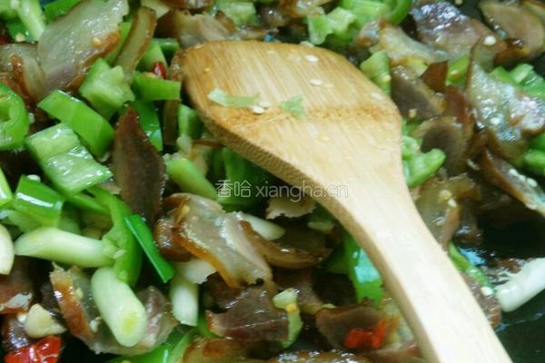 蒜炒腊肉的做法图解6