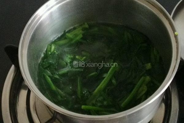 虾子酱靓拌菠菜的做法图解2