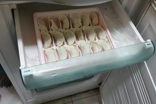 芹菜猪肉饺子的做法图解14