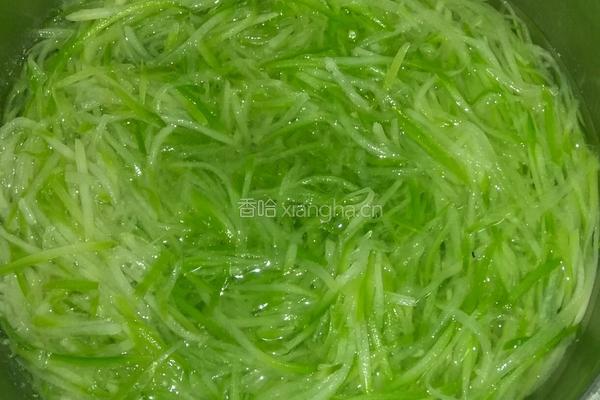 青萝卜肉饺子馅的做法图解1