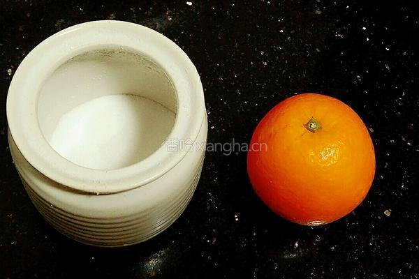 止咳化痰蒸盐橙的做法图解1
