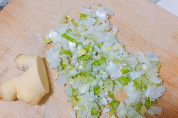 白菜猪肉饺子的做法图解4