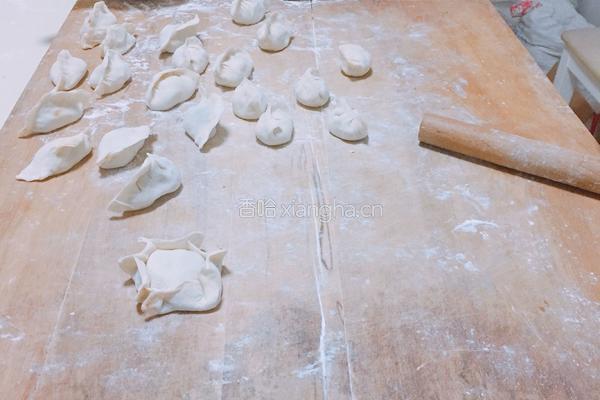 白菜猪肉饺子的做法图解13
