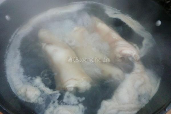 腐乳烧猪蹄的做法图解3