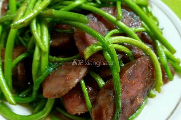 腊肠炒芦蒿的做法图解5