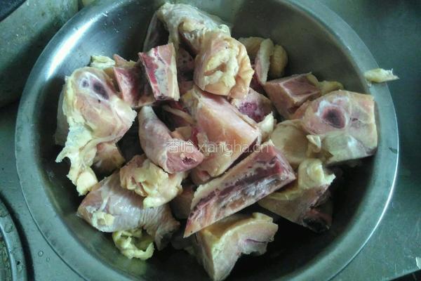 香菇炖鸡的做法图解1