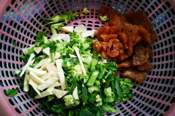 肉皮羹的做法图解1
